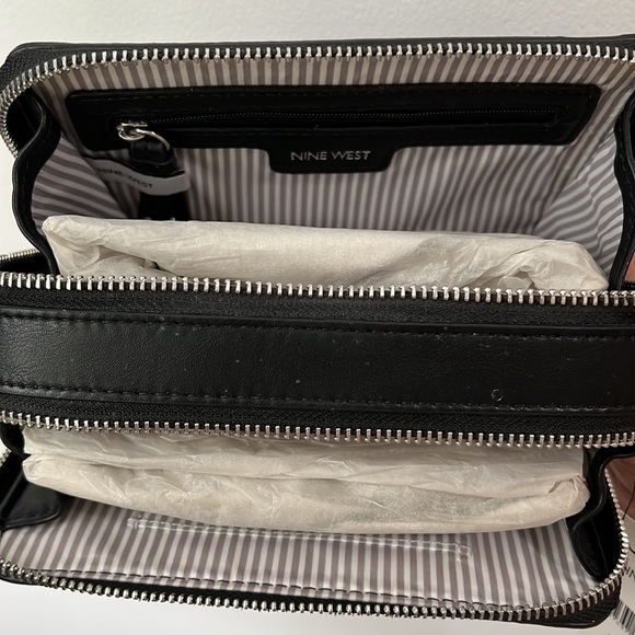 Nine West Crossbody Bag. New - Picture 3 of 7